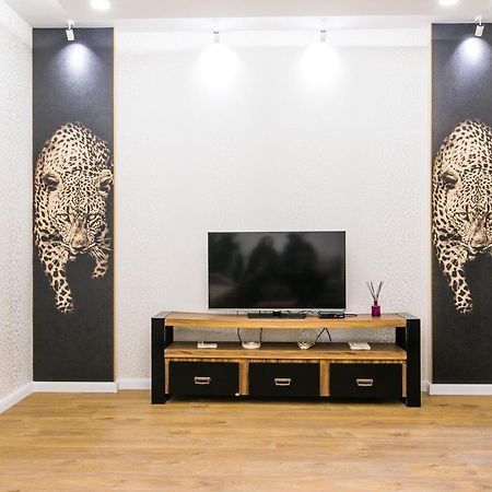 Sweet Home 6 Vip At Rustaveli Avenue تبليسي المظهر الخارجي الصورة