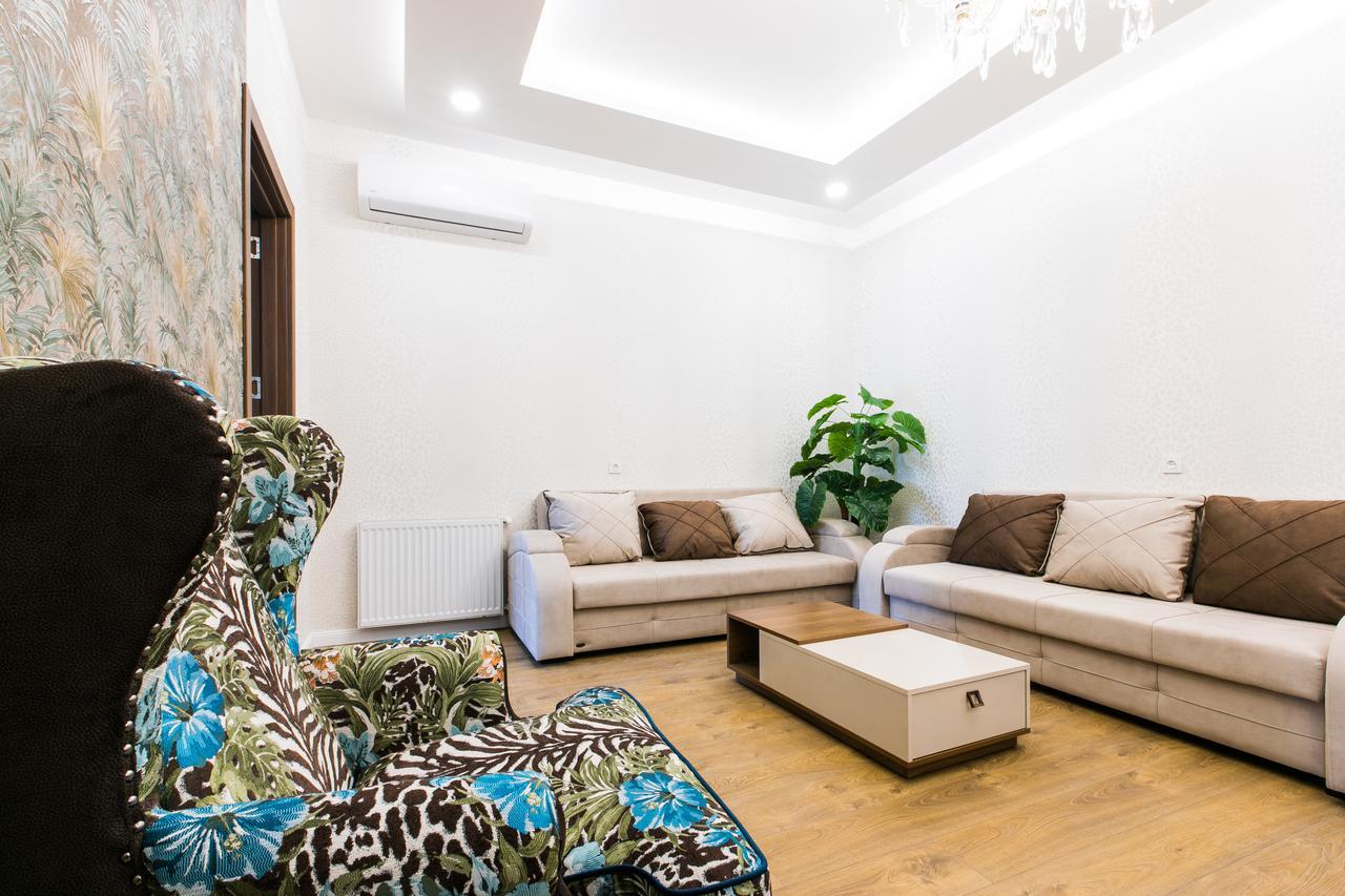 Sweet Home 6 Vip At Rustaveli Avenue تبليسي المظهر الخارجي الصورة